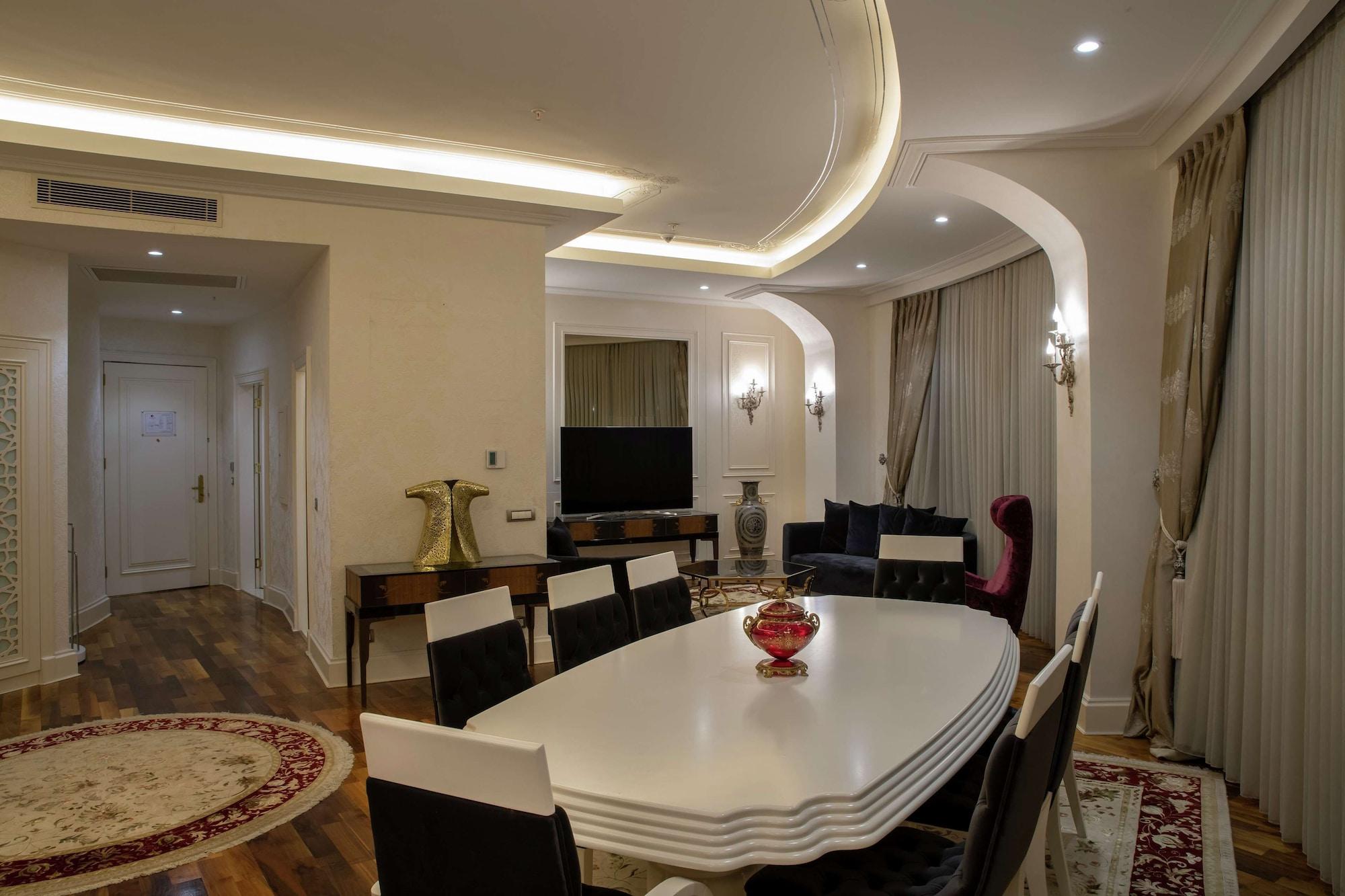 Doubletree By Hilton Gaziantep Hotel Exterior photo
