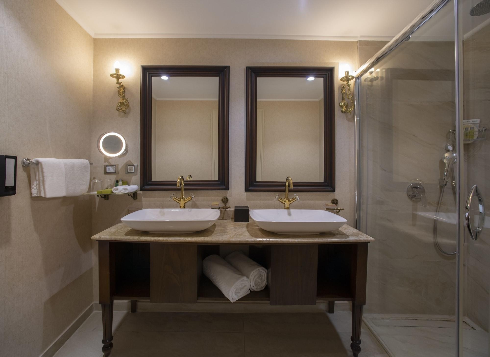 Doubletree By Hilton Gaziantep Hotel Exterior photo
