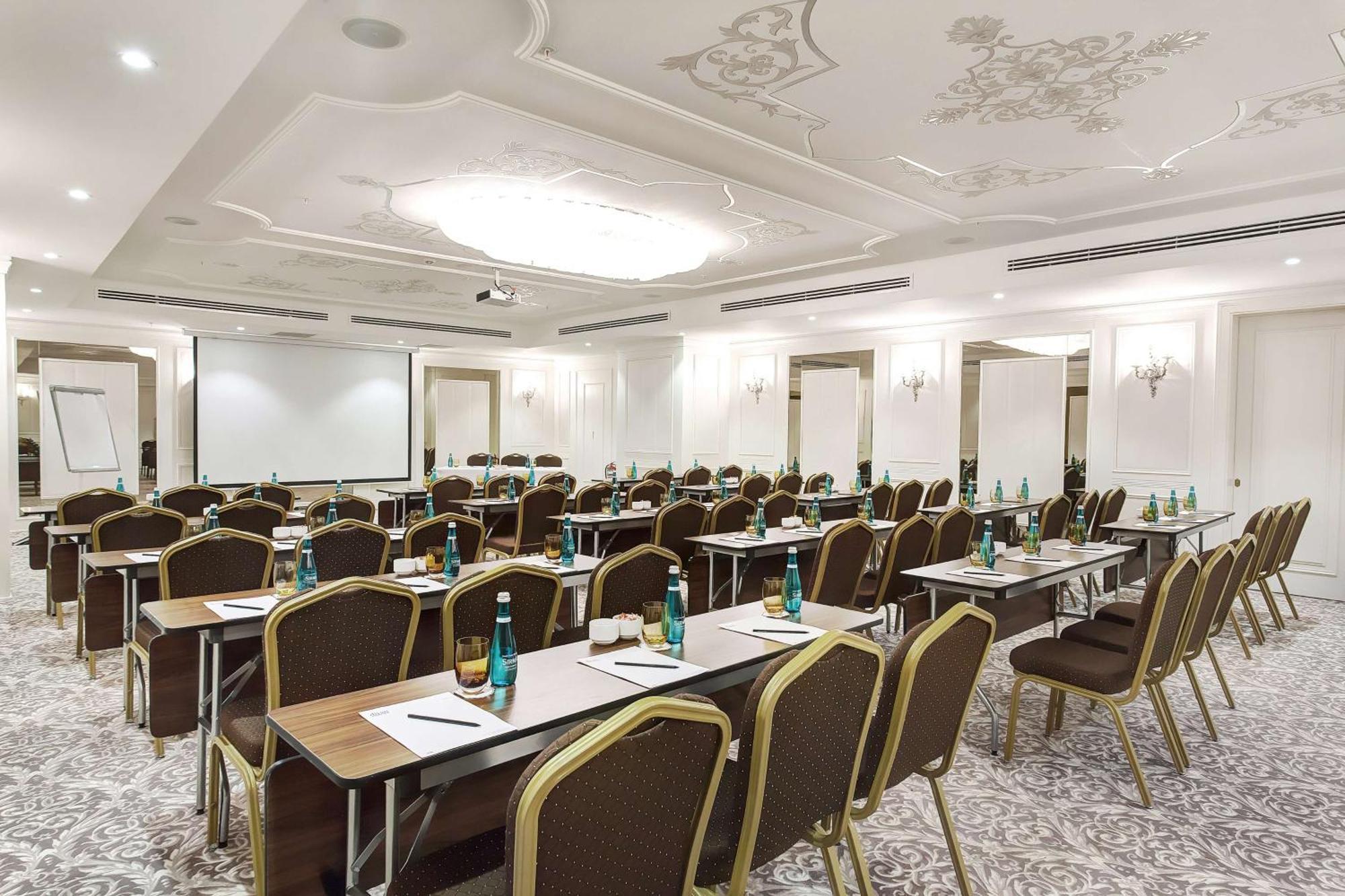 Doubletree By Hilton Gaziantep Hotel Exterior photo