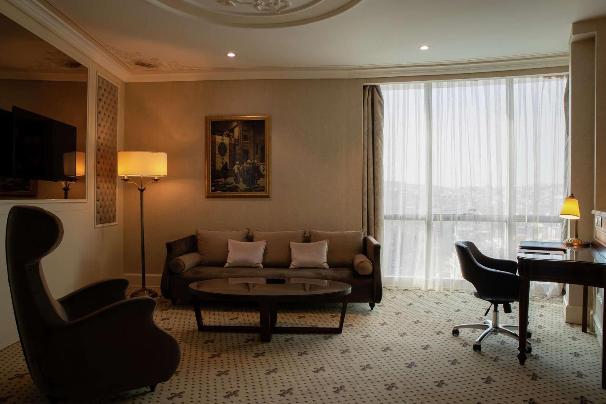 Doubletree By Hilton Gaziantep Hotel Exterior photo